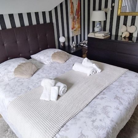 Chez Helene Bed and Breakfast Saint-Coulomb Eksteriør billede